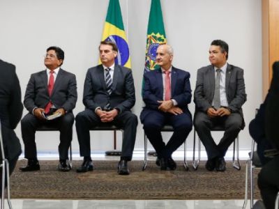 #325 Com os dias contados, Bolsonaro e militares querem melar eleição